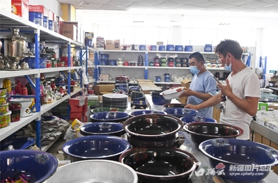 中亞商貿走廊巴克圖口岸煥發(fā)新活力 日用百貨貿易迎來蓬勃發(fā)展